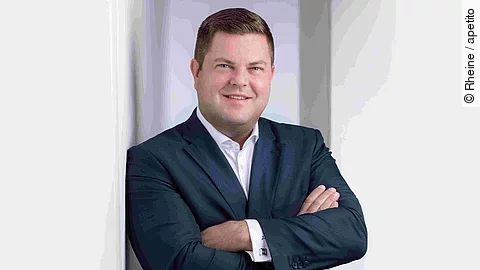 Dr. Jan-Peer Laabs Dr. Jan-Peer Laabs