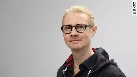 Prof. Dr. Stephen Gilbert Prof. Dr. Stephen Gilbert