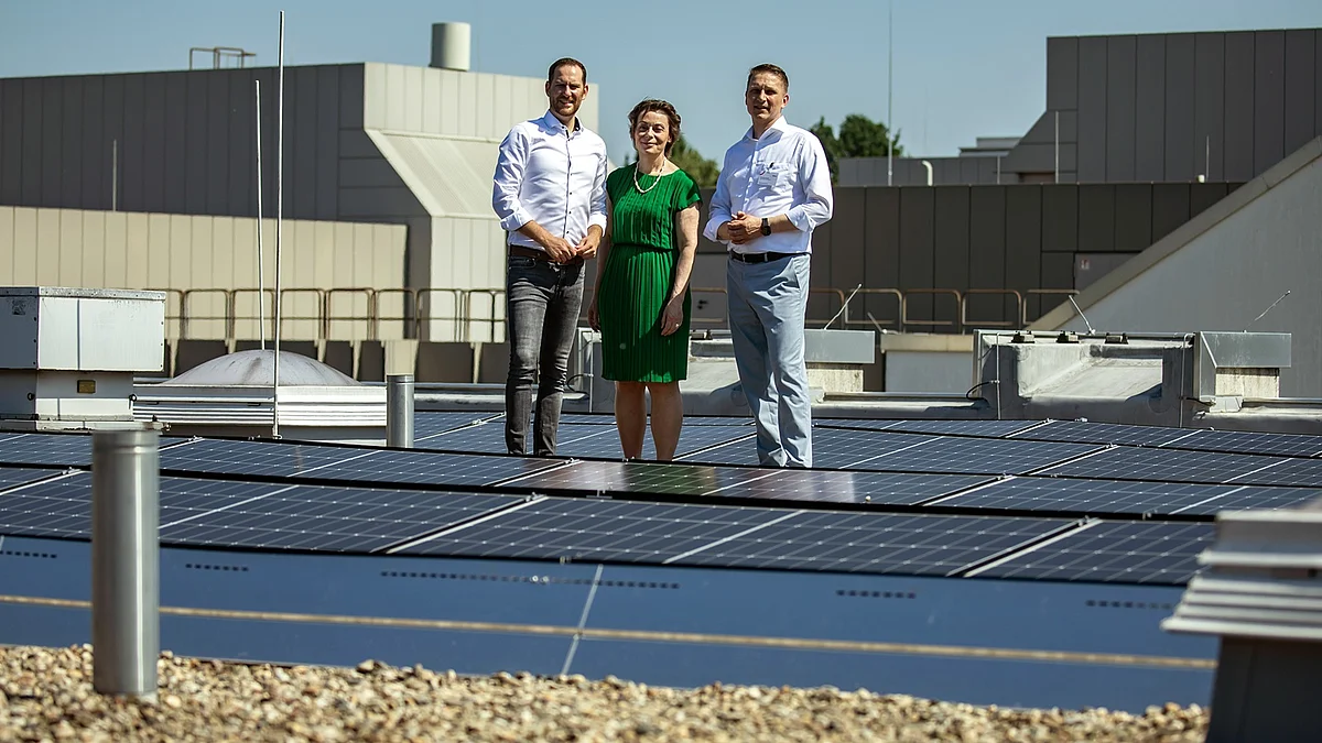 Gruppenbild mit den Solaranlagen Gruppenbild mit den Solaranlagen