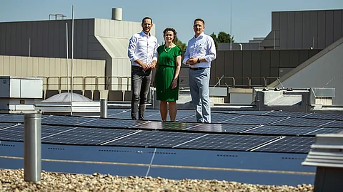 Gruppenbild mit den Solaranlagen Gruppenbild mit den Solaranlagen