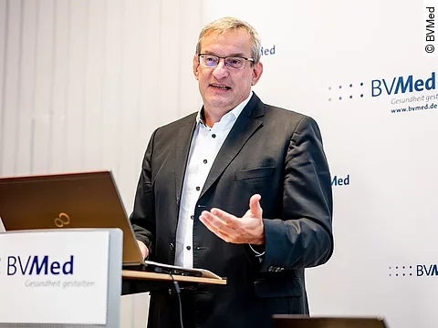 Dr. Meinrad Lugan Dr. Meinrad Lugan