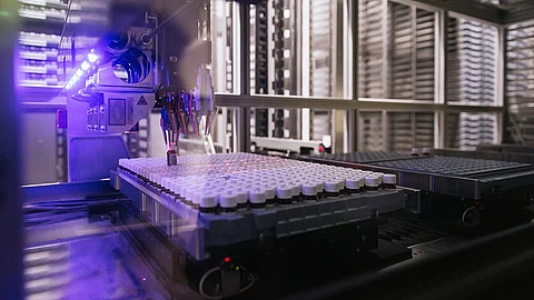 Vial-Lager im Pharmaforschungszentrum in Darmstadt, Deutschland