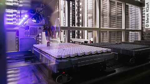 Vial-Lager im Pharmaforschungszentrum in Darmstadt, Deutschland